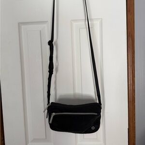Lululemon city adventurer crossbody